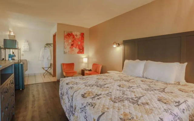 photo 3 of Shady Acre Inn and Suites