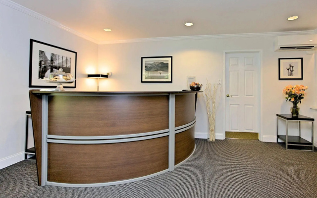 photo 2 of Shadyside Inn All Suites Hotel