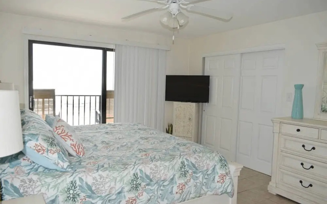 photo 2 of Shalimar 3b 2 Bedroom Condo by RedAwning