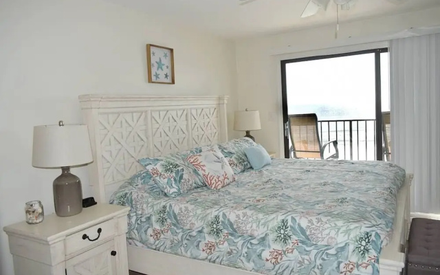 photo 3 of Shalimar 3b 2 Bedroom Condo by RedAwning