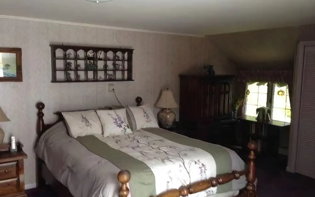 photo 4 of Shangri-La - Four Bedroom Home