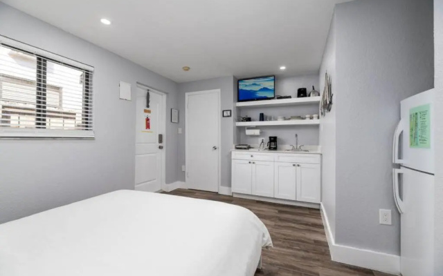 photo 4 of Shell on the Beach 102 - RENOVATED