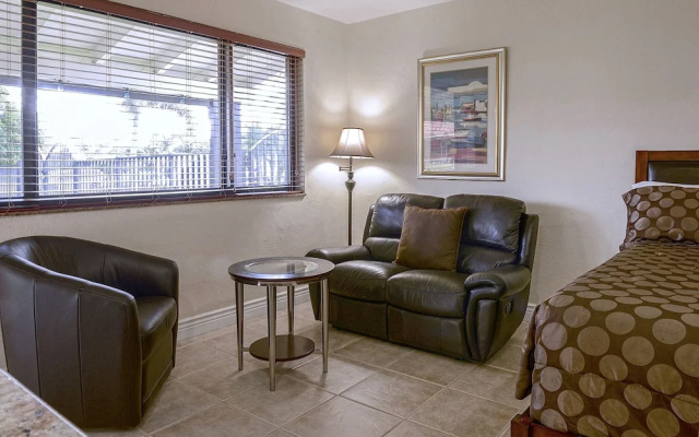 photo 3 of Shell Studios Hallandale Beach