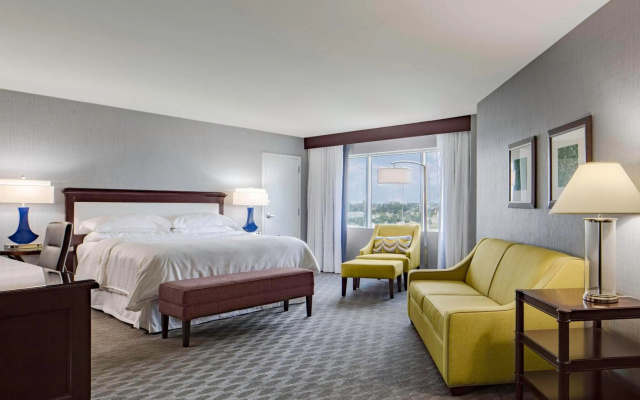 photo 3 of Sheraton Arlington Hotel