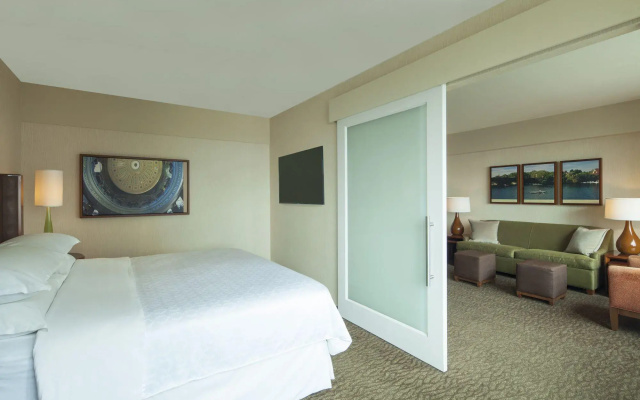 photo 4 of Sheraton Boston Hotel