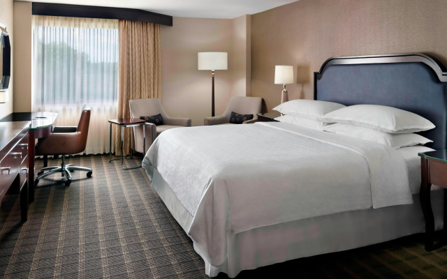 photo 4 of Sheraton Charlotte Airport Hotel