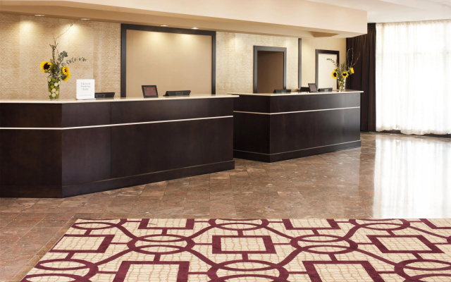 photo 2 of Sheraton Suites Chicago O'Hare