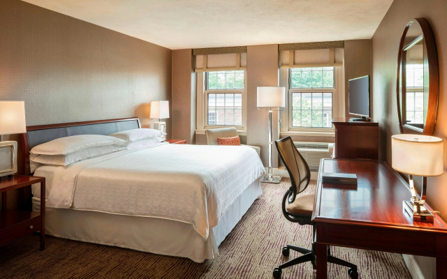 photo 4 of Sheraton Commander Hotel