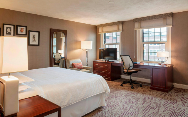 photo 5 of Sheraton Commander Hotel