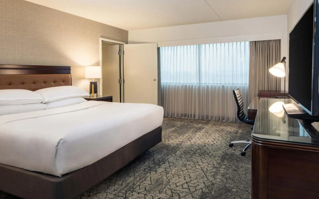 photo 4 of Sheraton Detroit Metro Airport