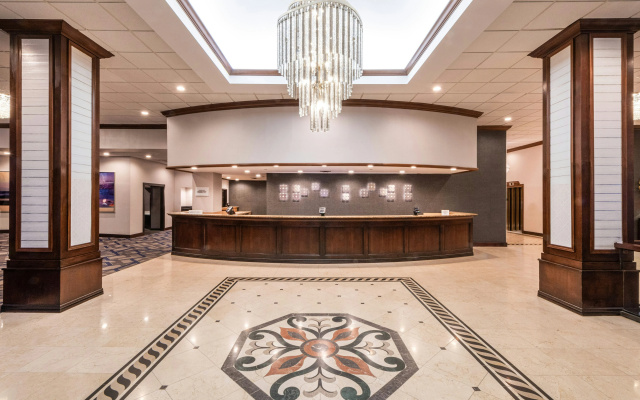 photo 2 of Sheraton Indianapolis City Centre Hotel