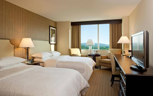 photo 4 of Sheraton Mahwah Hotel
