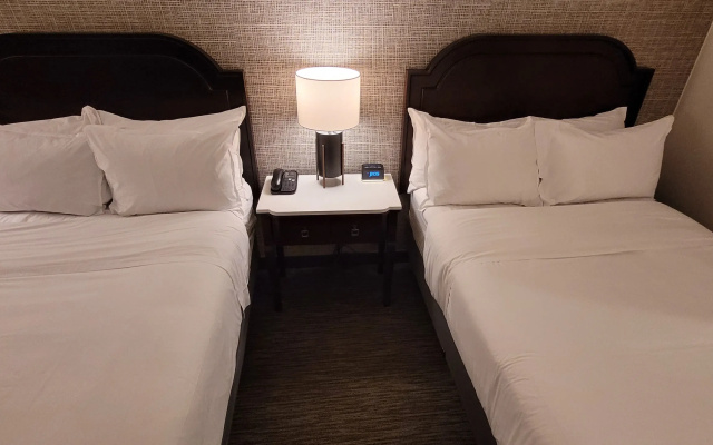 photo 4 of Sheraton Milwaukee Brookfield Hotel