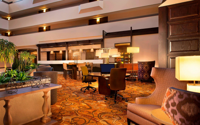 photo 2 of Sheraton Minneapolis West Hotel