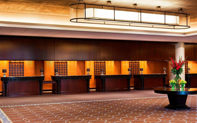 photo 2 of Sheraton New Orleans Hotel