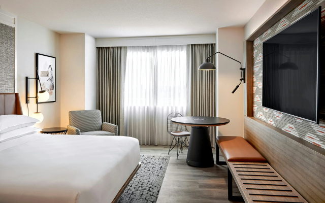 photo 3 of Sheraton Phoenix Downtown