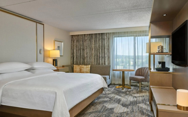 photo 5 of Sheraton Portland Airport Hotel
