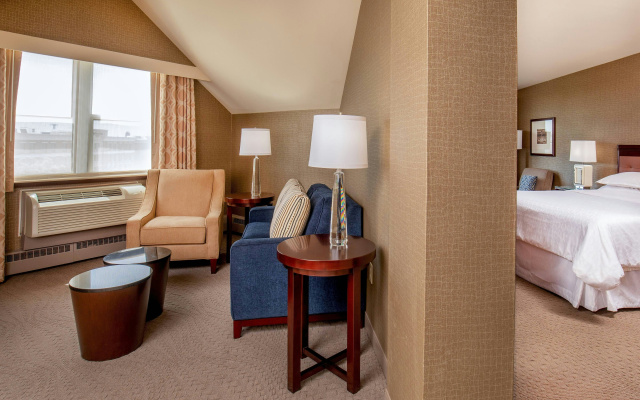 photo 3 of Sheraton Portsmouth Harborside Hotel