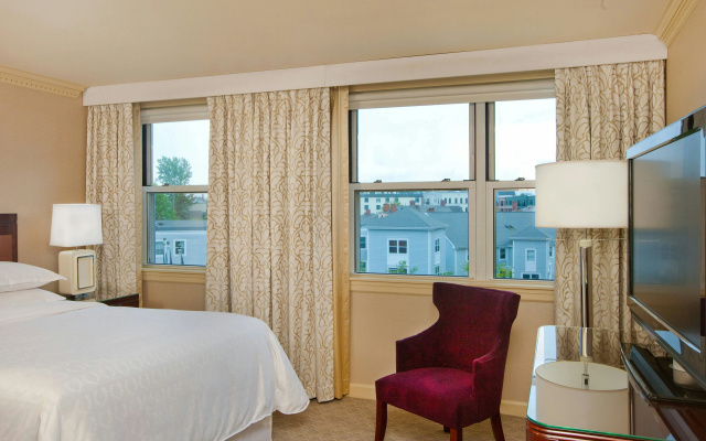 photo 4 of Sheraton Portsmouth Harborside Hotel