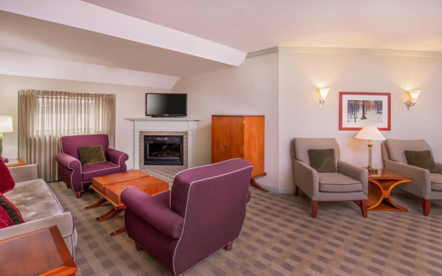 photo 4 of Sheraton Springfield Monarch Place Hotel
