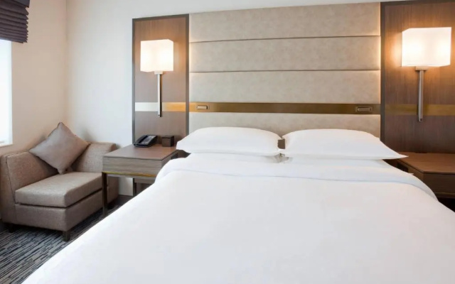 photo 4 of Sheraton St. Paul Woodbury Hotel
