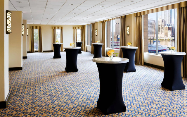 photo 2 of Sheraton Pittsburgh Hotel at Station Square