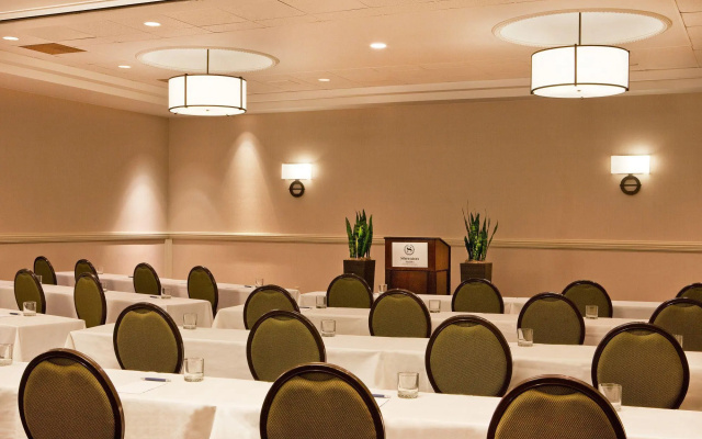 photo 4 of Sheraton Suites Country Club Plaza