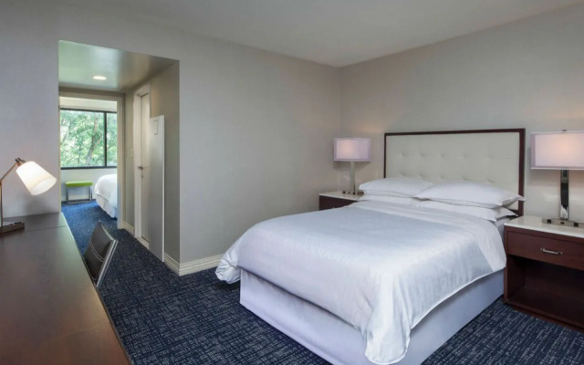 photo 4 of Sheraton Suites Philadelphia Airport