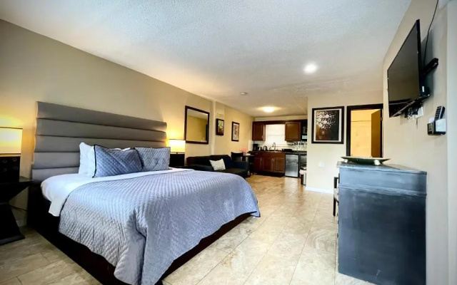 photo 2 of Sheridan Suites Apartments