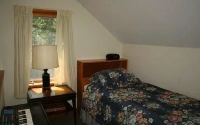 photo 4 of Sherwood Cottage - Three Bedroom Home