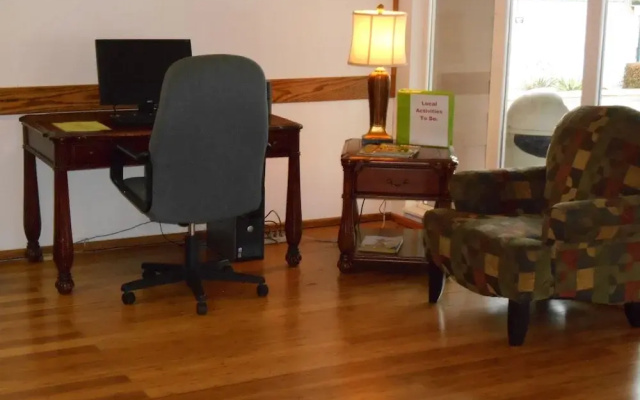 photo 2 of Shilo Inn Hotel & Suites Springfield