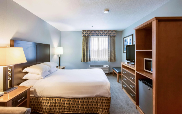 photo 3 of Red Lion Inn and Suites Seaside