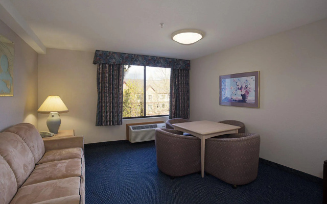 photo 5 of Hyatt House Portland Airport