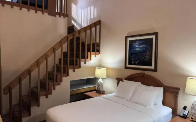 photo 2 of Promenade Inn & Suites Oceanfront