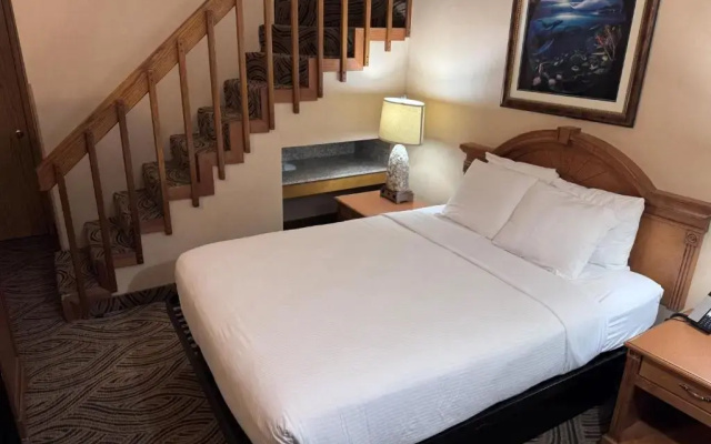 photo 3 of Promenade Inn & Suites Oceanfront
