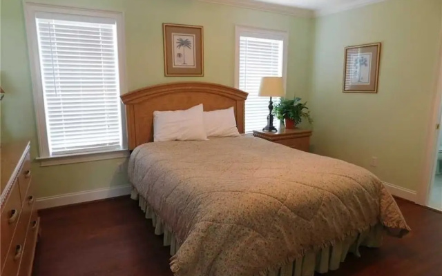 photo 5 of Shore Beats Work 4 Bedroom Cottage