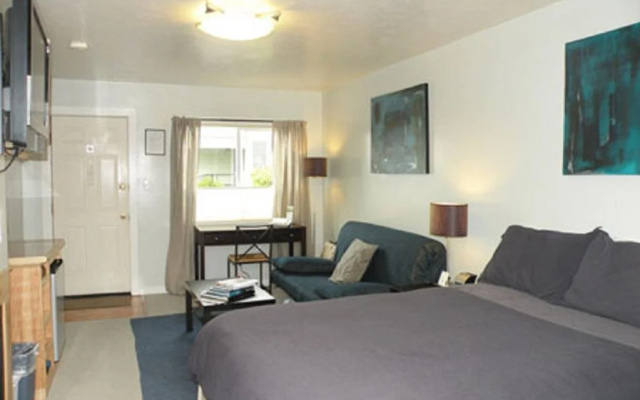 photo 4 of Shoreline Cottages