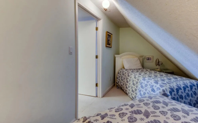 photo 3 of Shores Townhouse by Forehand Rentals
