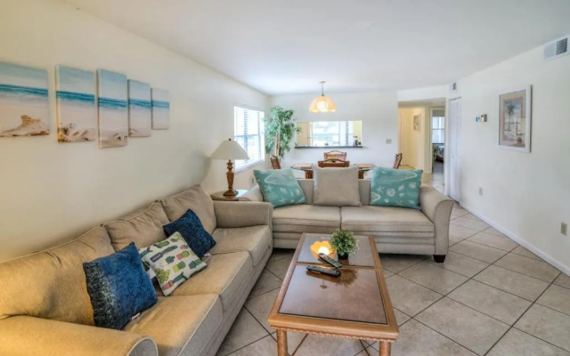 photo 2 of Shorewalk 2 Bedroom 2 Bathroom Near IMG And Bradenton Beach