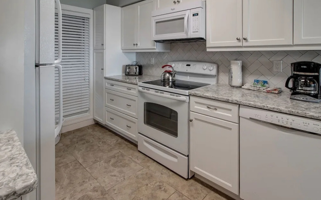 photo 2 of Shorewood 310