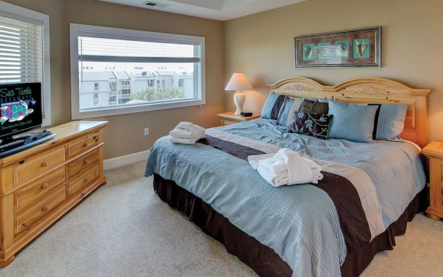 photo 3 of Shorewood 536 by RedAwning