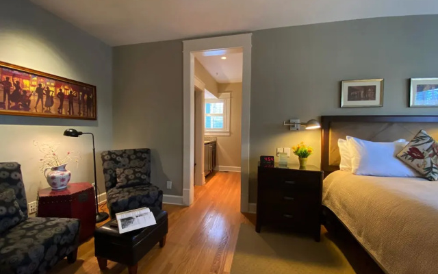 photo 4 of Showers Inn