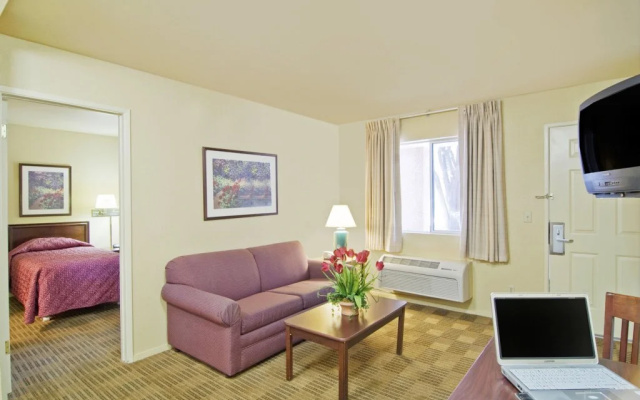 photo 2 of Siegel Suites Boulder III