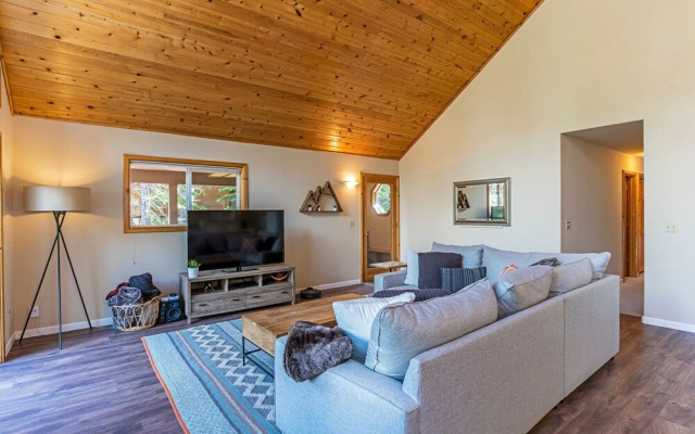 photo 2 of Sierra Haven by Tahoe Mountain Properties