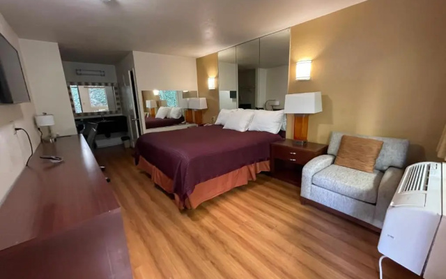 photo 4 of Sierra Inn