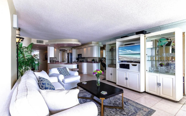 photo 3 of Siesta Breakers Penthouse on the Beach