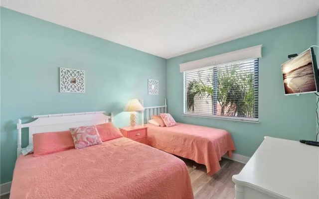 photo 5 of Siesta Dunes Beach 201 - Two Bedroom Condo