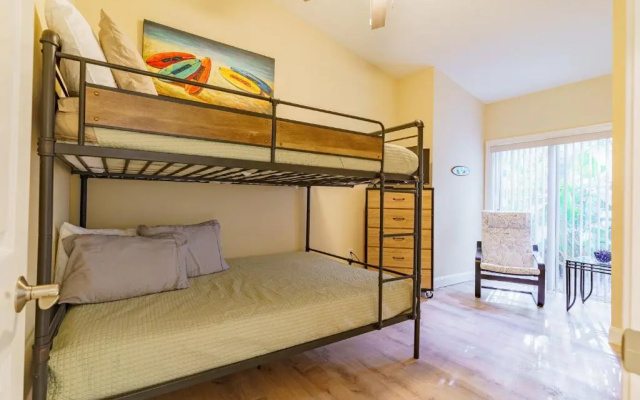 photo 4 of Siesta Get Away - A Beautiful NEW Tropical Escape 1 Block From The Water