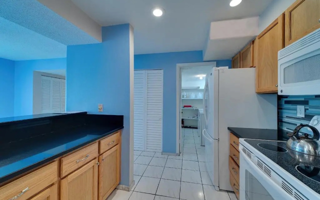 photo 4 of Siesta Key Beach - 2 Bedroom - 3 Beds - 3 Bathroom Duplex with Heated Swimming Pool