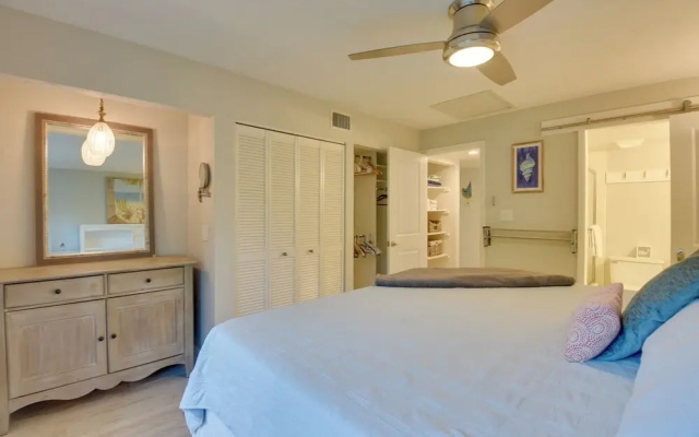 photo 5 of Siesta Key Condo w/ Heated Pool < 1 Mi to Beach